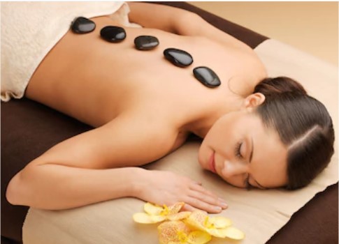 Hot stone therapy melts away tension-Heavenly spa massage